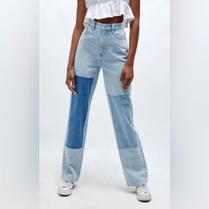 Pacsun women's Eco Light Blue Patches 90's
Boyfriend Jeans